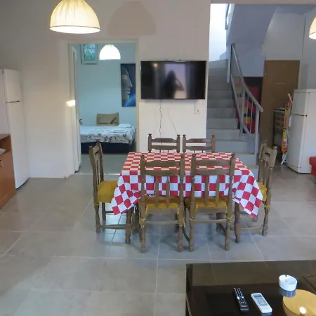 Apartman Art Atellier Jelsa *
